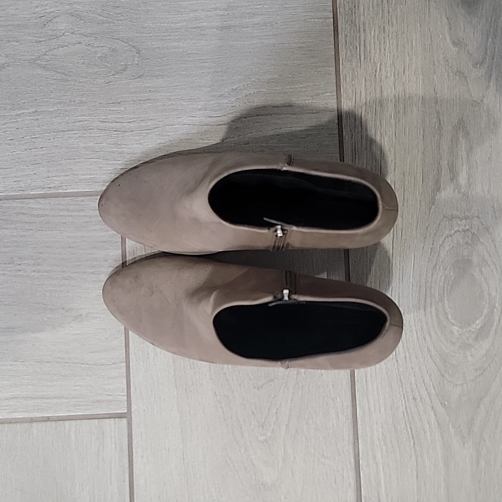 ECCO Leather Ankle Booties, Size US 10 / EUR 41 - Picture 5 of 5